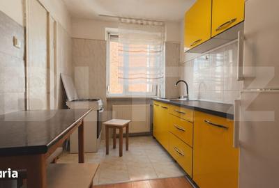 Apartament cu 4 camere decomandat în Central
