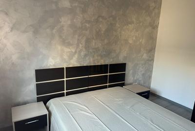 Apartament cu 2 camere semidecomandat, mobilat în Turda