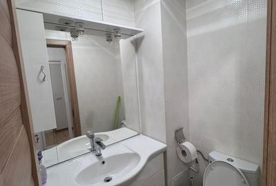 Apartament cu 3 camere decomandat în Rovine - 1