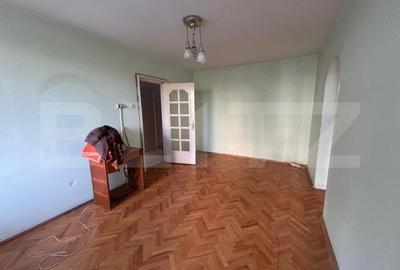 Apartament cu 2 camere semidecomandat în Tudor