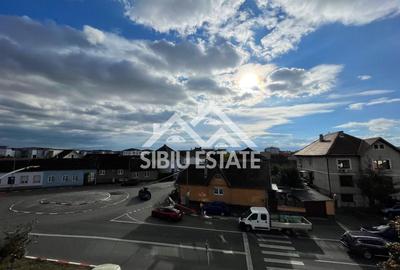 Apartament cu 2 camere decomandat, mobilat în Piața Cluj