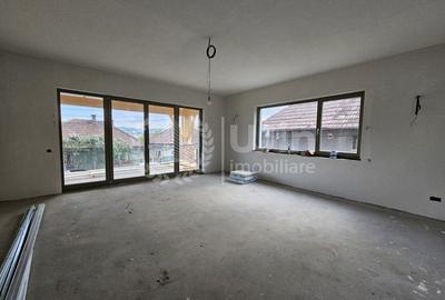 Casă individuală cu 4 camere cu Canalizare în Dâmbul Rotund - 6