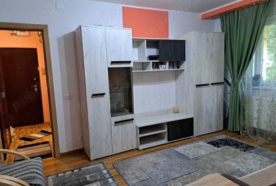 Apartament cu 2 camere semidecomandat în Griviței