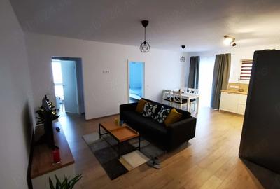 Apartament cu 3 camere semidecomandat în Central