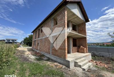 Casă cu 4 camere cu Teren 513 Mp în Central