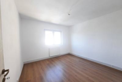 Apartament cu 2 camere decomandat în Vasile Aaron - 3