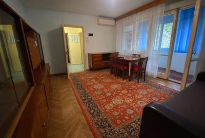 Apartament cu 3 camere semidecomandat, mobilat în Baba Novac