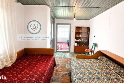 Casă cu 4 camere în Hătcărău