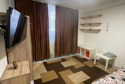 Apartament cu 2 camere semidecomandat în Roșu