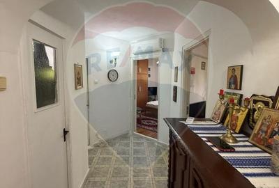 Apartament cu 3 camere decomandat în Capitol - 4