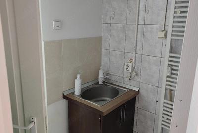 Spațiu comercial, de 18 mp, în Titan - 2