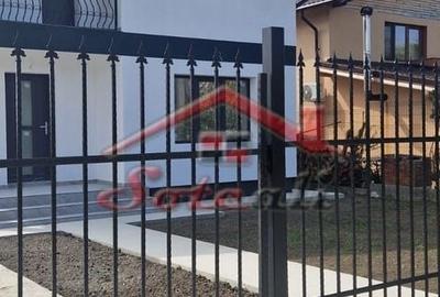 Casă cu 4 camere în Ghioșești