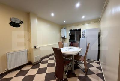 Apartament cu 3 camere decomandat, mobilat în Cornitoiu