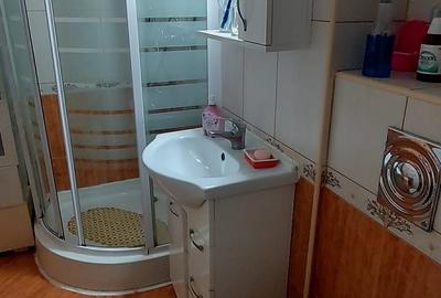 Apartament cu 4 camere semidecomandat în Circumvalațiunii