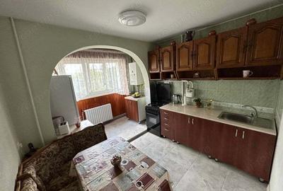 Apartament cu 3 camere în Constructorilor - 1