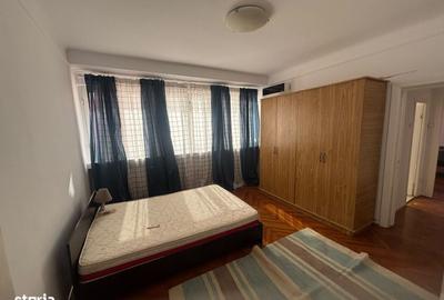 Apartament cu 3 camere semidecomandat în Romană