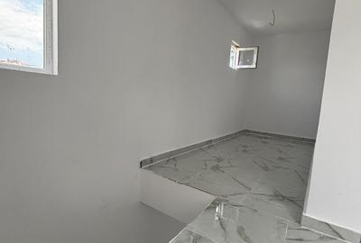 Casă cu 4 camere cu Teren 200 Mp în Central - 1