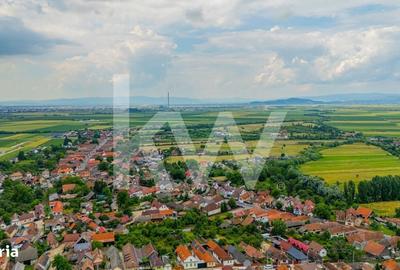 Casă cu 4 camere în Cernatu