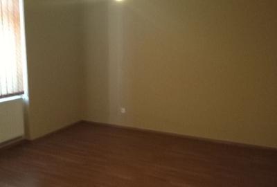 Casă cu 4 camere în Central - 11