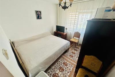 Apartament cu 3 camere decomandat în Zimbru - 1