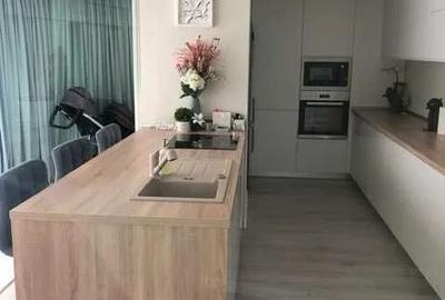 Apartament cu 4 camere decomandat în Central - 1