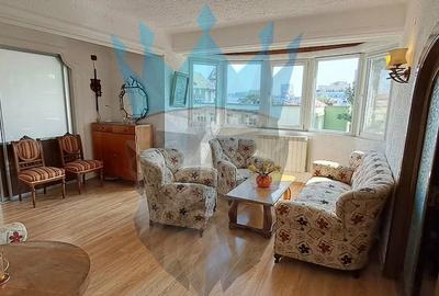 Apartament cu 3 camere semidecomandat în Romană