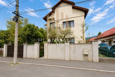 Casă cu 5 camere cu Canalizare în Central