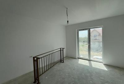 Duplex cu 4 camere cu Canalizare în Moșnița Nouă - 13