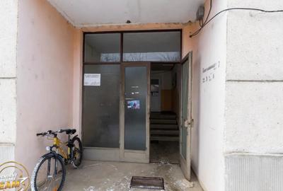 Apartament cu 2 camere decomandat, mobilat în Central
