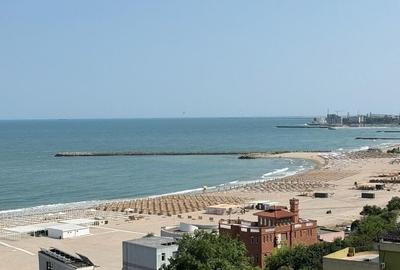 Apartament cu 3 camere decomandat în Faleza Nord