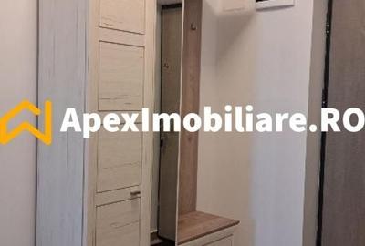 Garsonieră decomandată în Titan