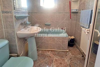 Apartament cu 3 camere în Micro 17
