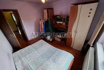 Apartament cu 3 camere decomandat în Aradului