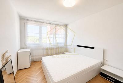 Apartament cu 2 camere semidecomandat, mobilat în Complex Studențesc
