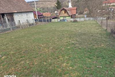 Teren de 829 mp, în Ernei - 2