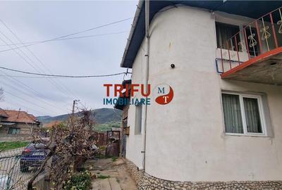 Casă individuală cu 3 camere cu Garaj în Ampoița