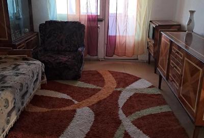Apartament cu 3 camere semidecomandat în Central - 1