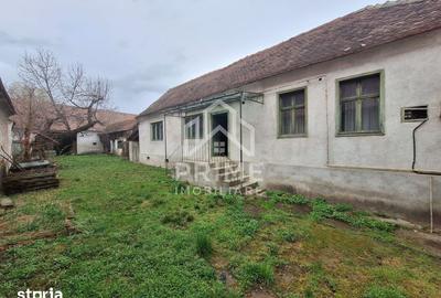 Casă cu 3 camere cu Teren 1302 Mp în Central