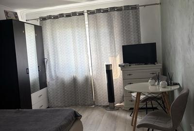 Garsonieră decomandată în Central
