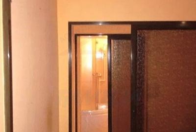 Apartament cu 2 camere semidecomandat în Micro 40