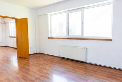 Spațiu comercial, de 160 mp, în Central