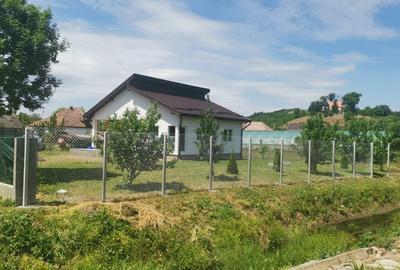 Casă cu 3 camere în Central