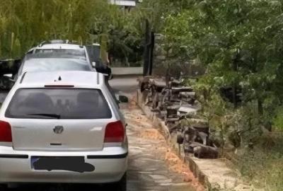 Casă cu 4 camere cu Teren 1700 Mp în Pietroasele - 4