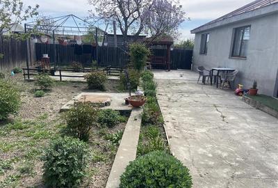 Casă individuală cu 4 camere cu Teren 913 Mp în Jorăști