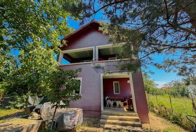 Casă individuală cu 5 camere cu Teren 490 Mp în Central