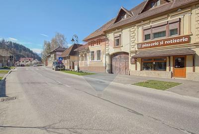 Casă cu 7 camere cu Teren 450 Mp în Central - 30