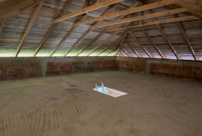 Casă cu 3 camere în Vulcana-Pandele
