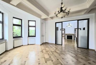 Apartament cu 5 camere în Dorobanți