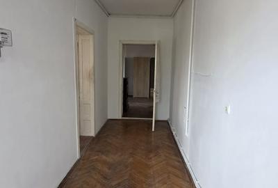Casă cu 3 camere cu Teren 340 Mp în Micro 1