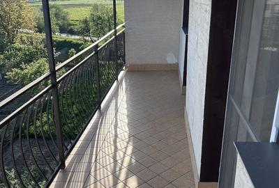 Apartament cu 3 camere decomandat în Central - 1